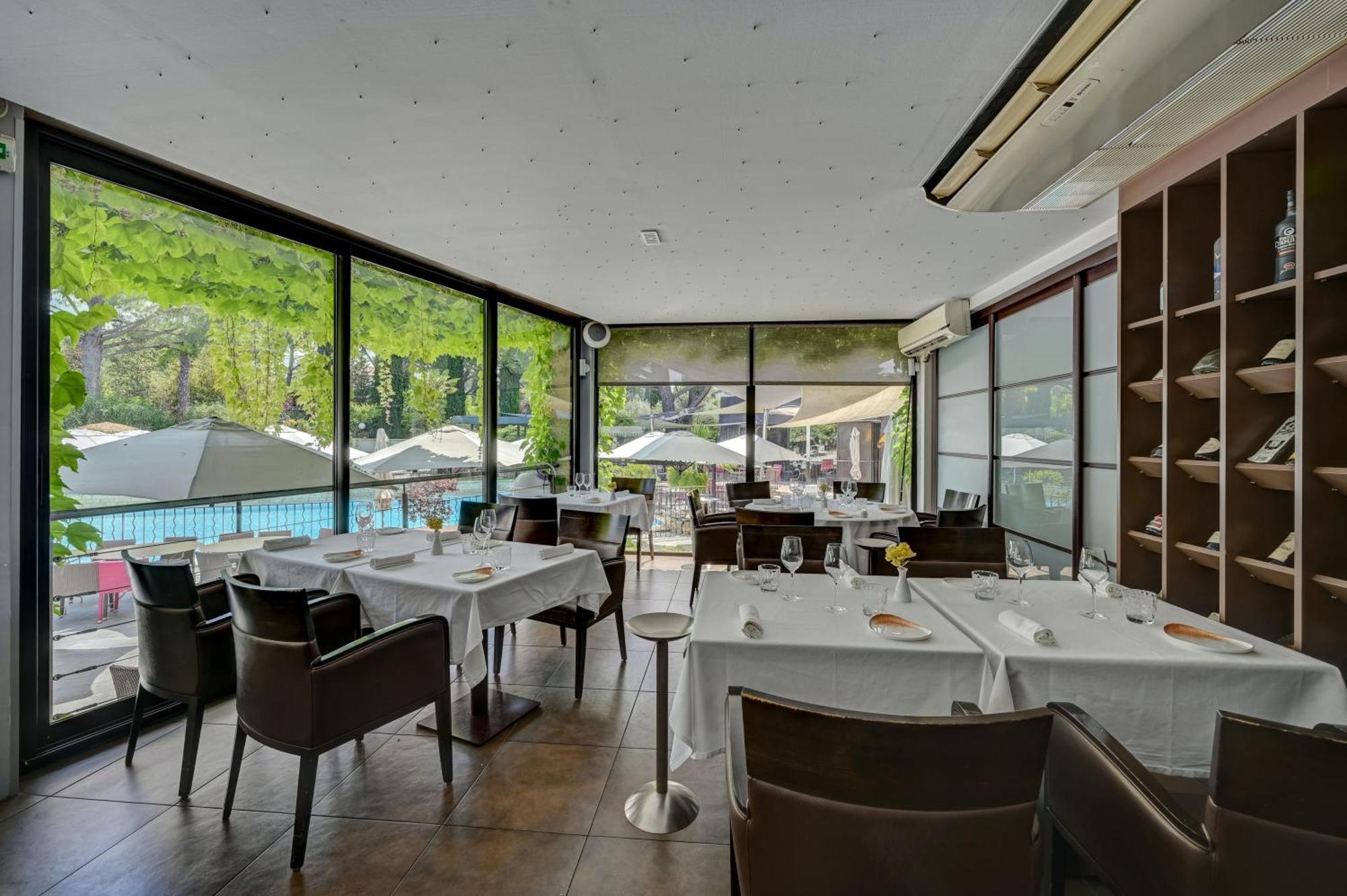 Western Sévan Parc Hotel 4*